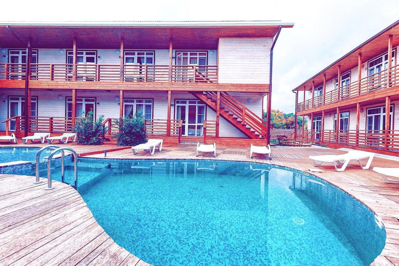 Guest House Amshin Tsandrypsh Bagian luar foto