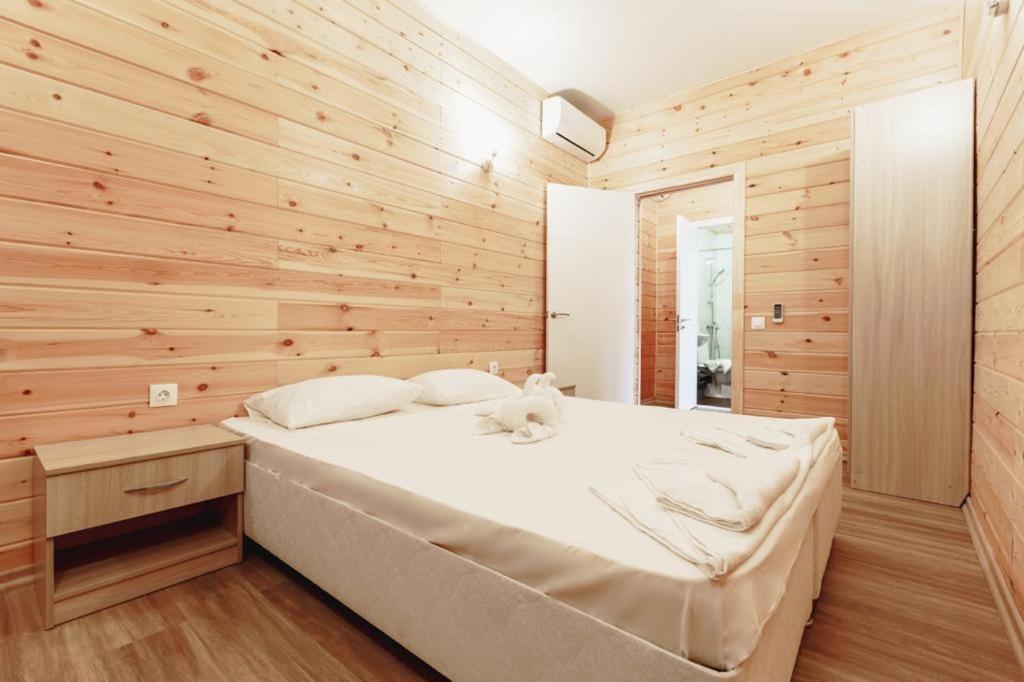 Guest House Amshin Tsandrypsh Bagian luar foto