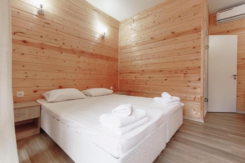 Guest House Amshin Tsandrypsh Bagian luar foto