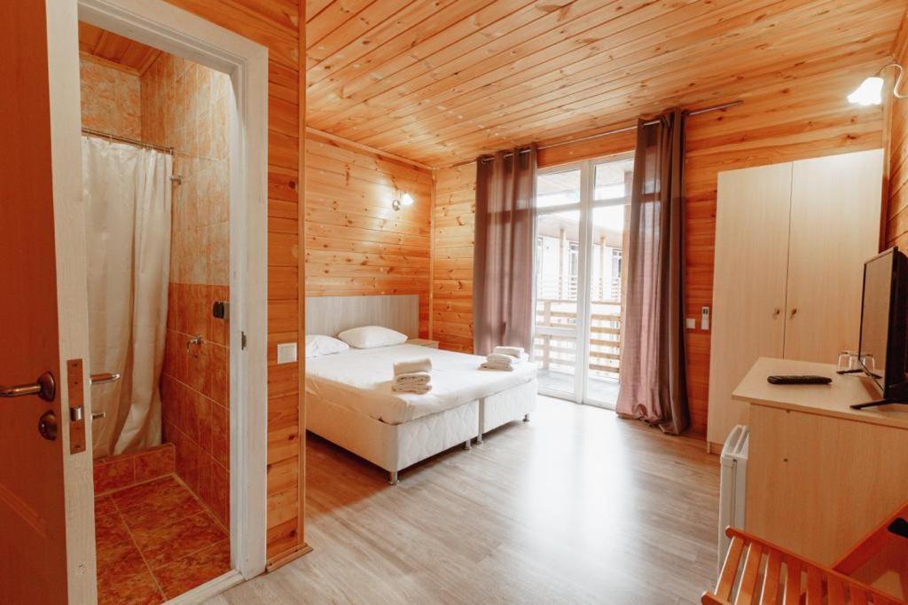 Guest House Amshin Tsandrypsh Bagian luar foto