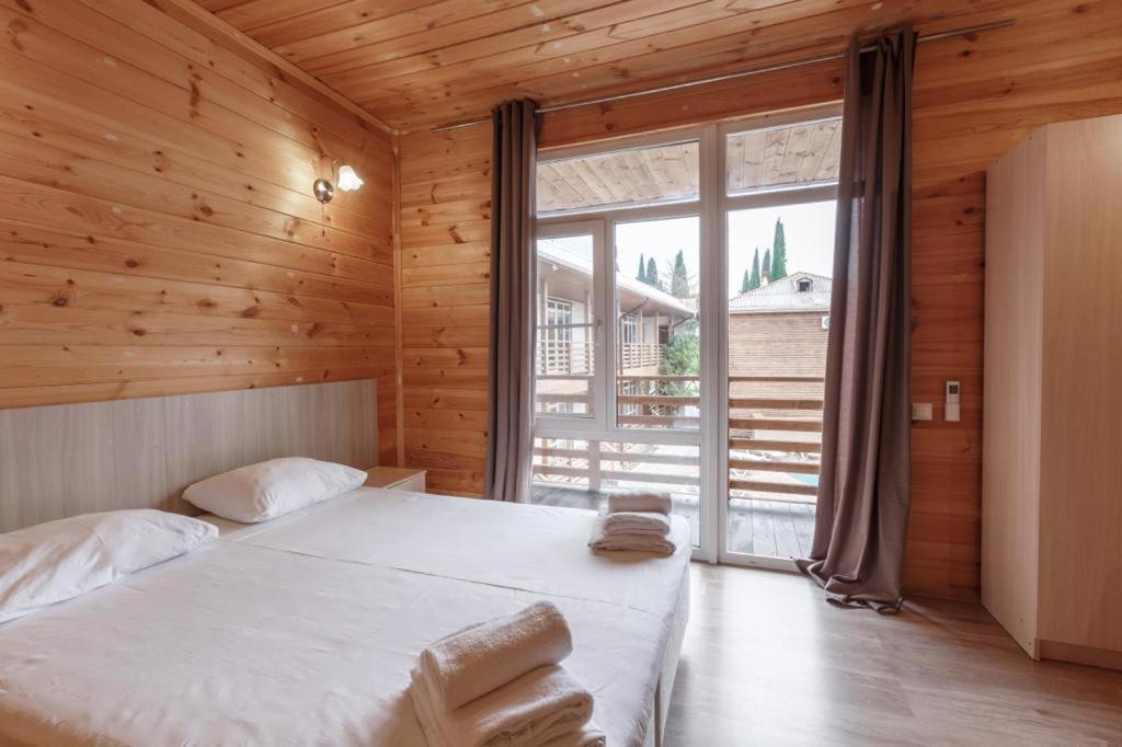 Guest House Amshin Tsandrypsh Bagian luar foto