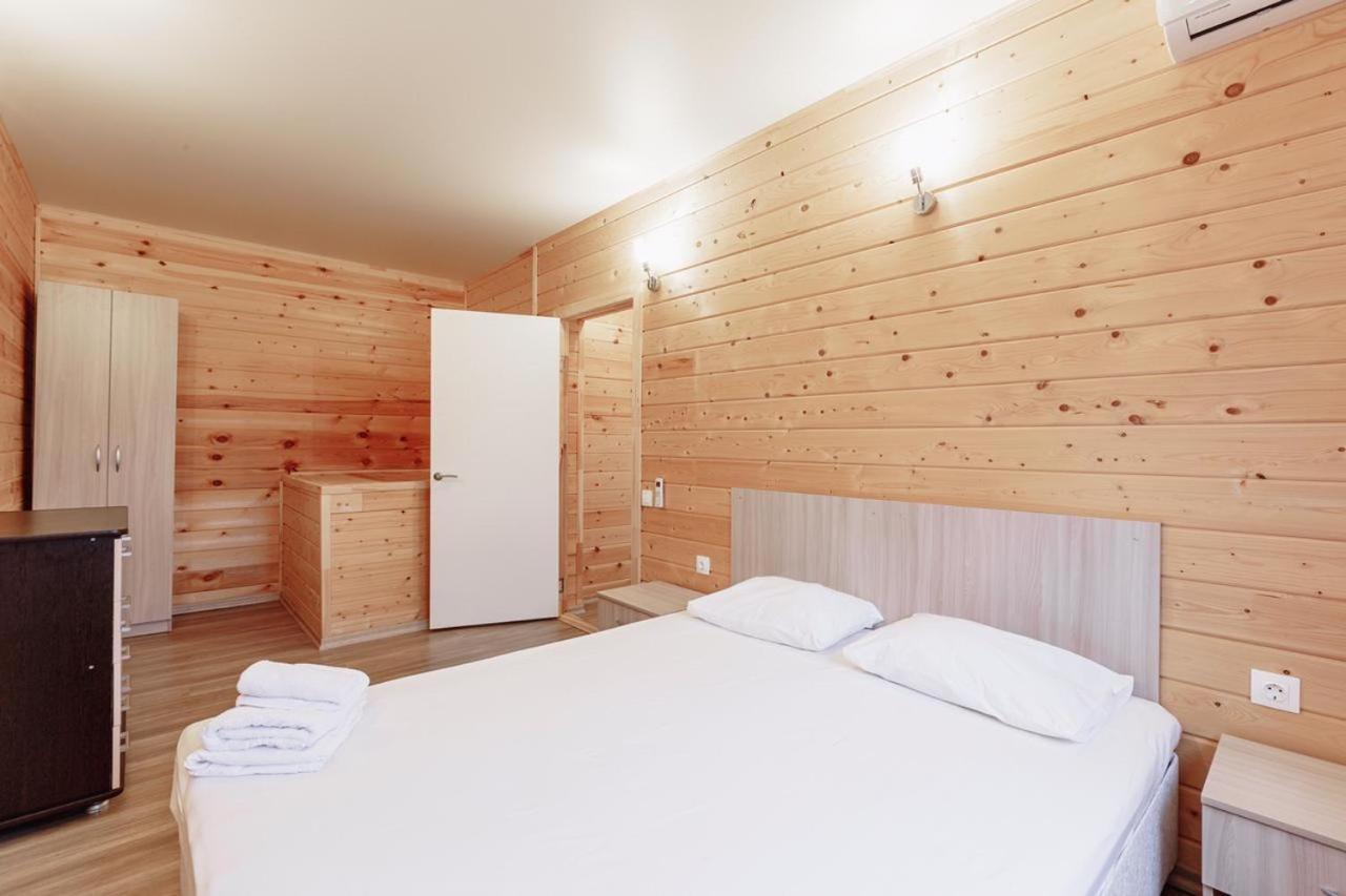 Guest House Amshin Tsandrypsh Bagian luar foto